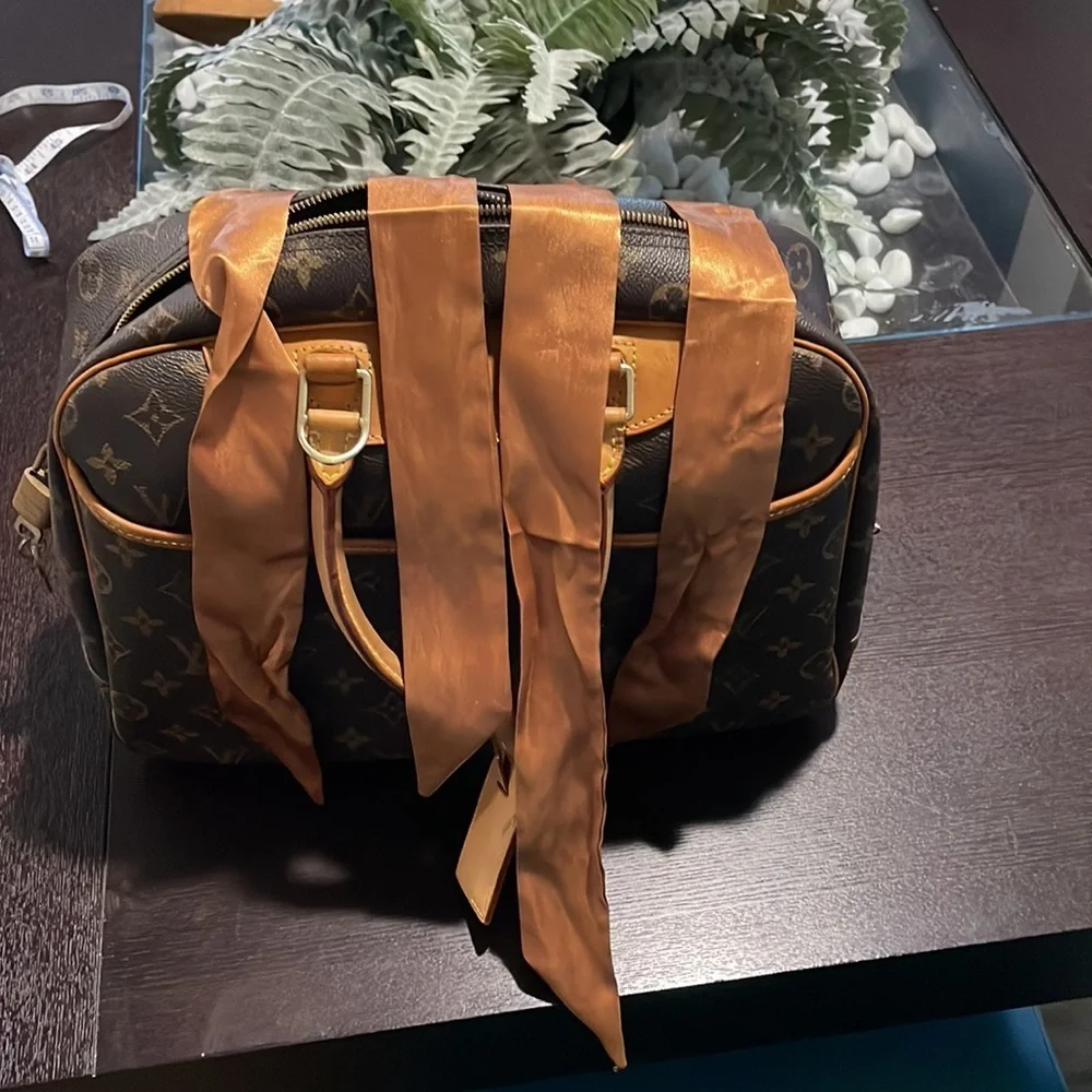 Authentic Louis Vuitton bag - Picture 10 of 10